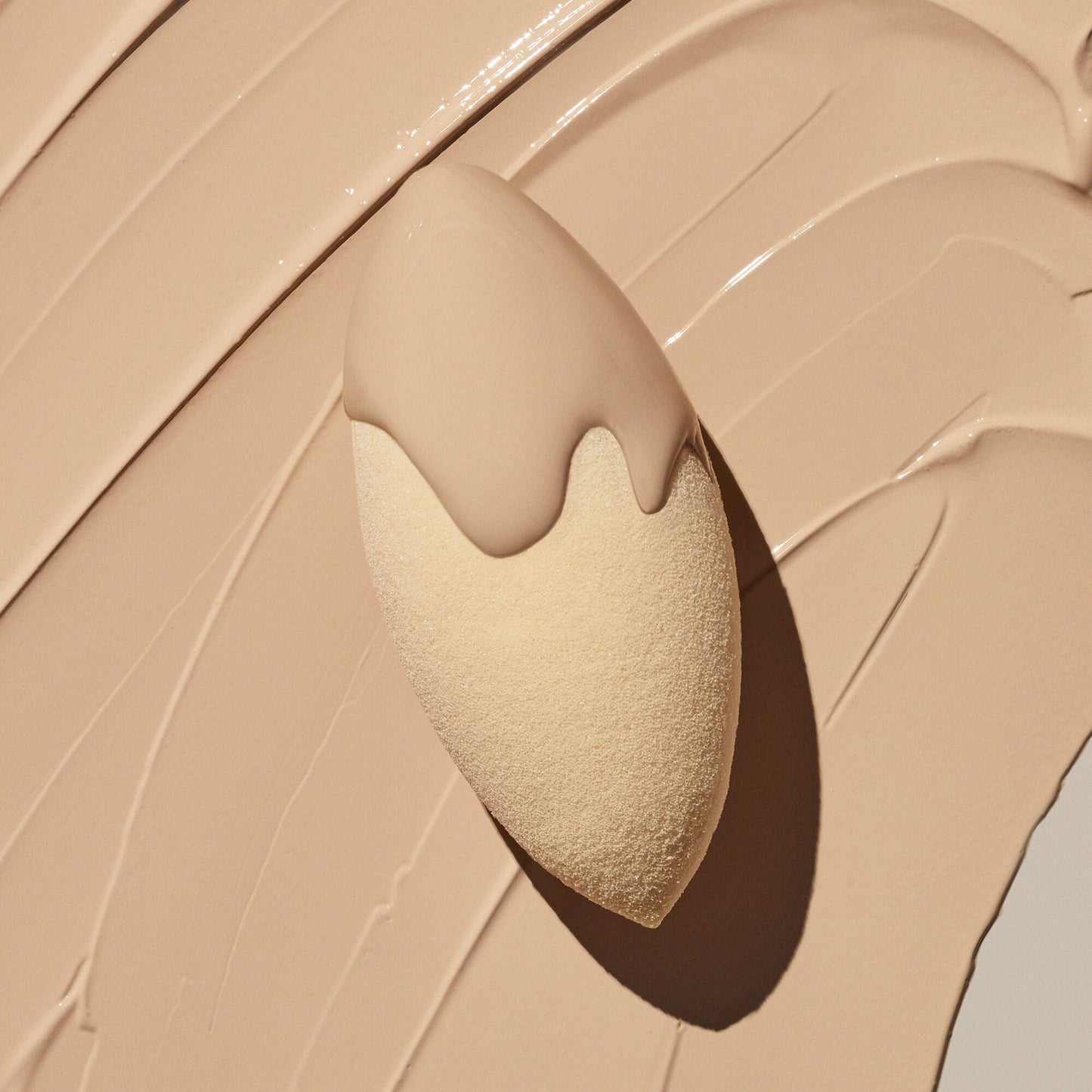 camo-concealer-sponge-v5 07312020_CamoSponge_009_IGF.jpg