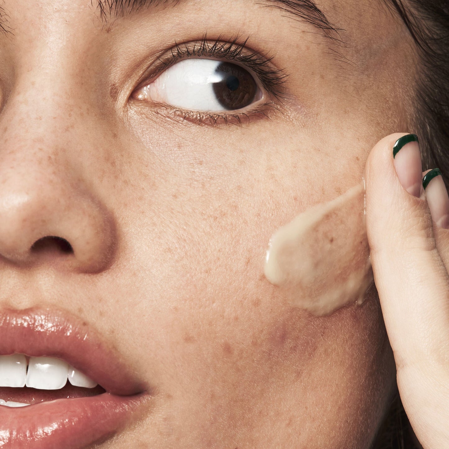 blemish-breakthrough-acne-calming-water-cream-b8 021522_Isabella_Acne_After_0462_FINAL_IGF_9e5f70b6-f47c-4bf3-9a7f-a9f223867f61.jpg