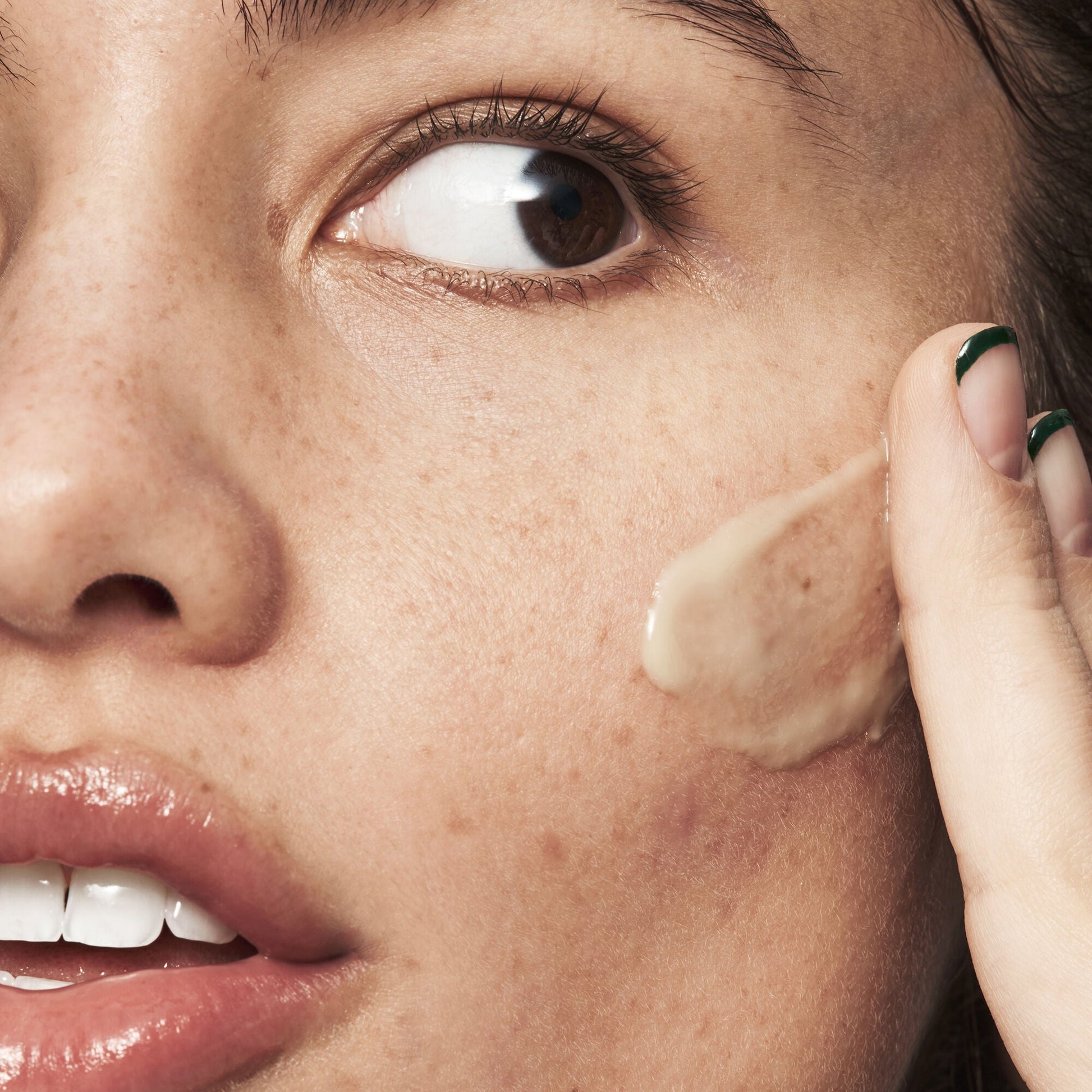 blemish-breakthrough-acne-calming-water-cream-b8 021522_Isabella_Acne_After_0462_FINAL_IGF_9e5f70b6-f47c-4bf3-9a7f-a9f223867f61.jpg