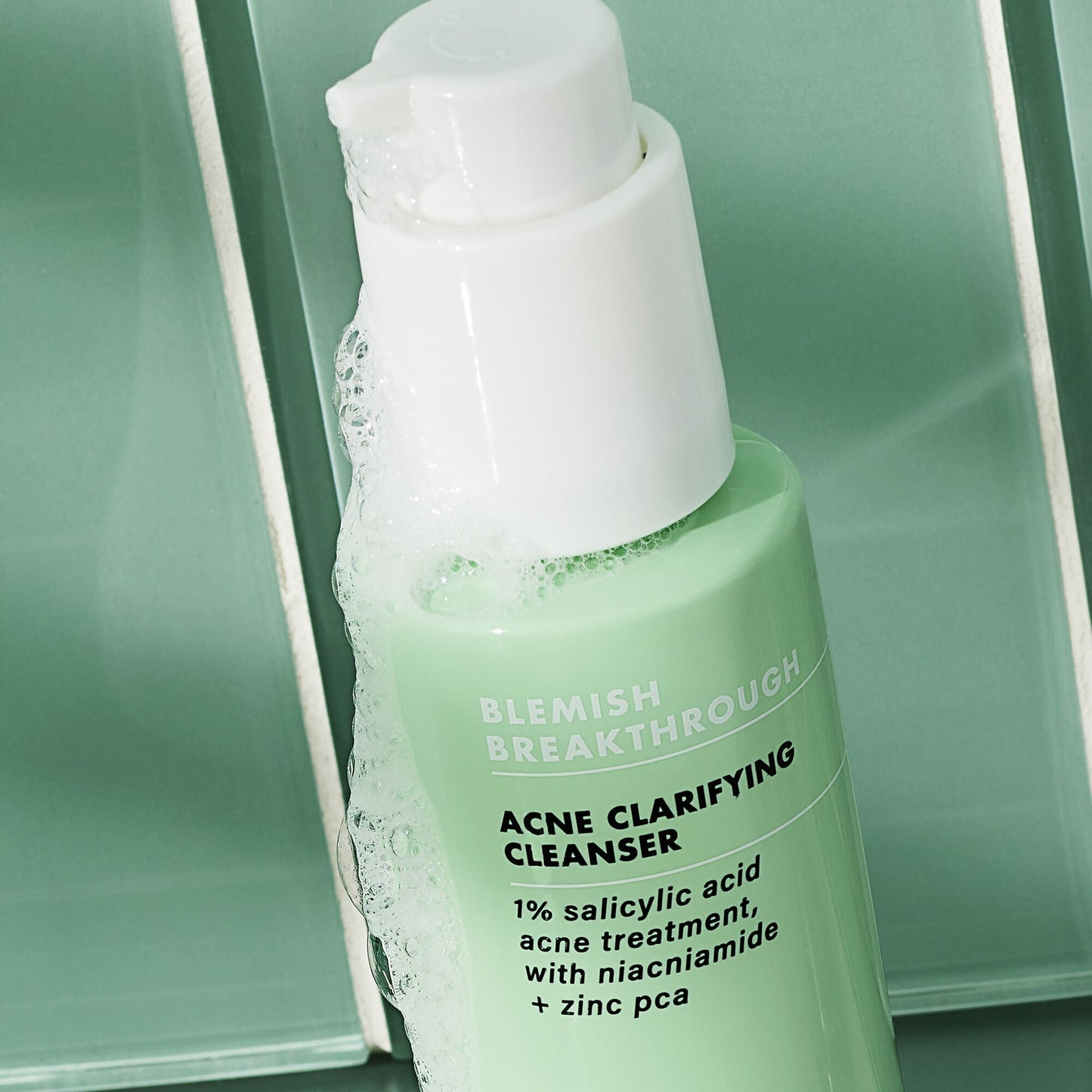 blemish-breakthrough-acne-calming-water-cream-mini-w5 02_021622_SL_BT_Cleanser_Back_Lighter_0129_FStack_FINAL_IGF_V2.jpg