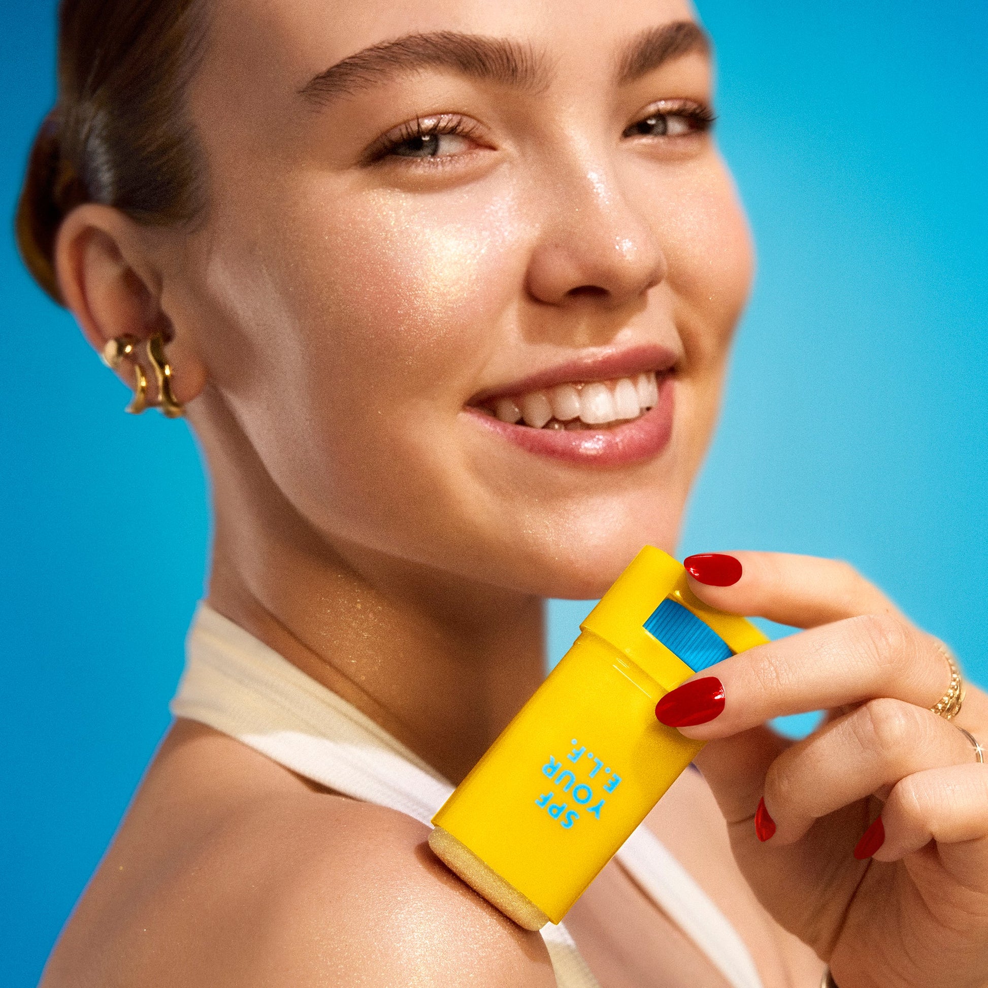 suntouchable-invisi-stick-spf-50-glitz-m0 030526_SKIN_Haley_Invisistick-Glitz_0987_w3QC_IGF.jpg