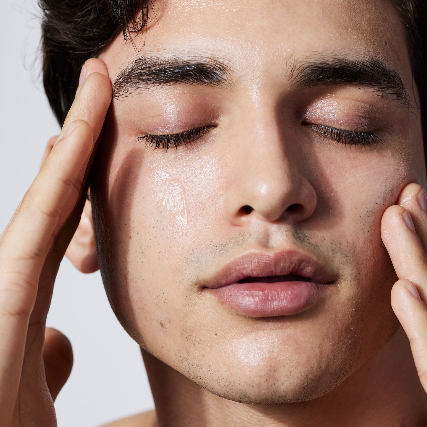 pure-skin-cleanser-d6 040822_Model_Pure-Cleanser_017_RT1-V1_V1_IGF.jpg