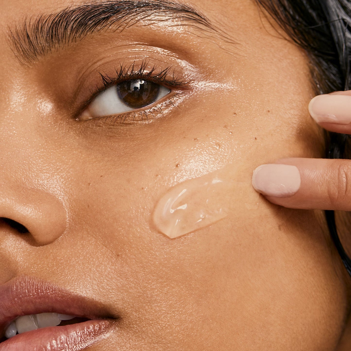 holy-hydration-gel-yeah-moisturizer-r8 060623_Ravyanshi_DewyFace_247_v3_RGB_IGF.jpg