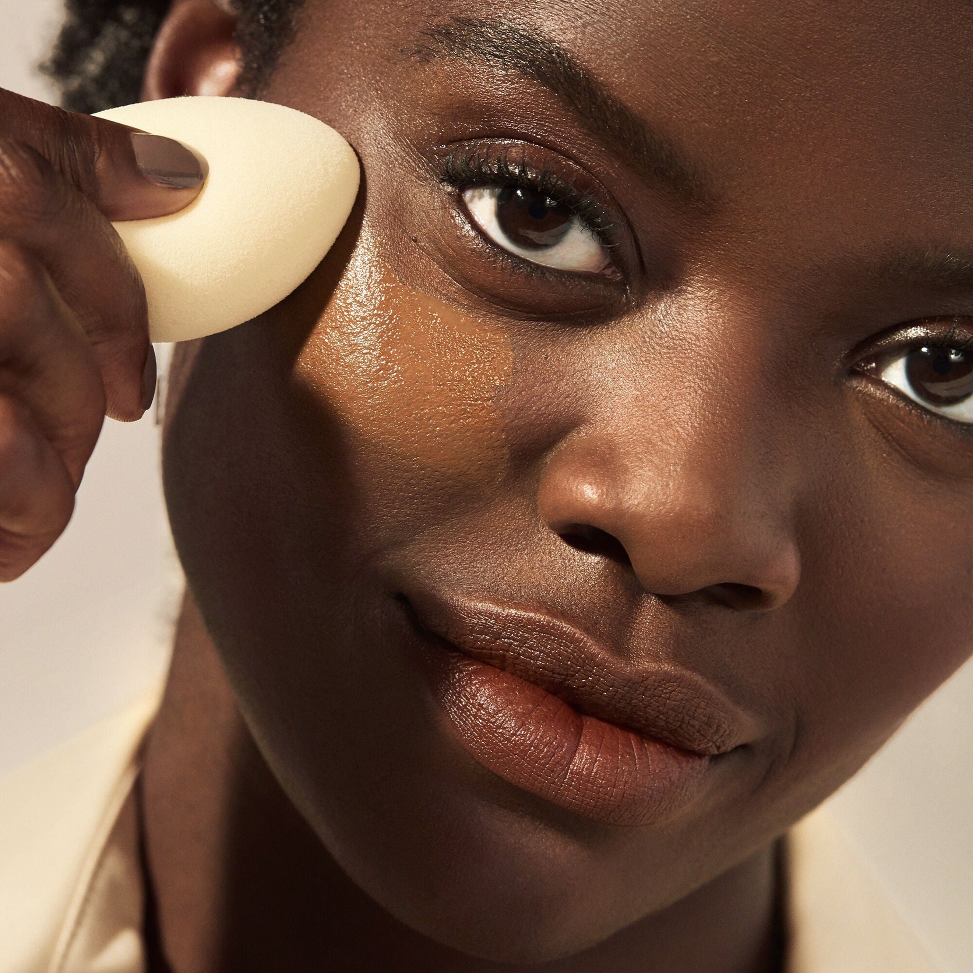 camo-concealer-sponge-v5 07292020_Wemi_HydratingCamo_1765_V4_IGF.jpg
