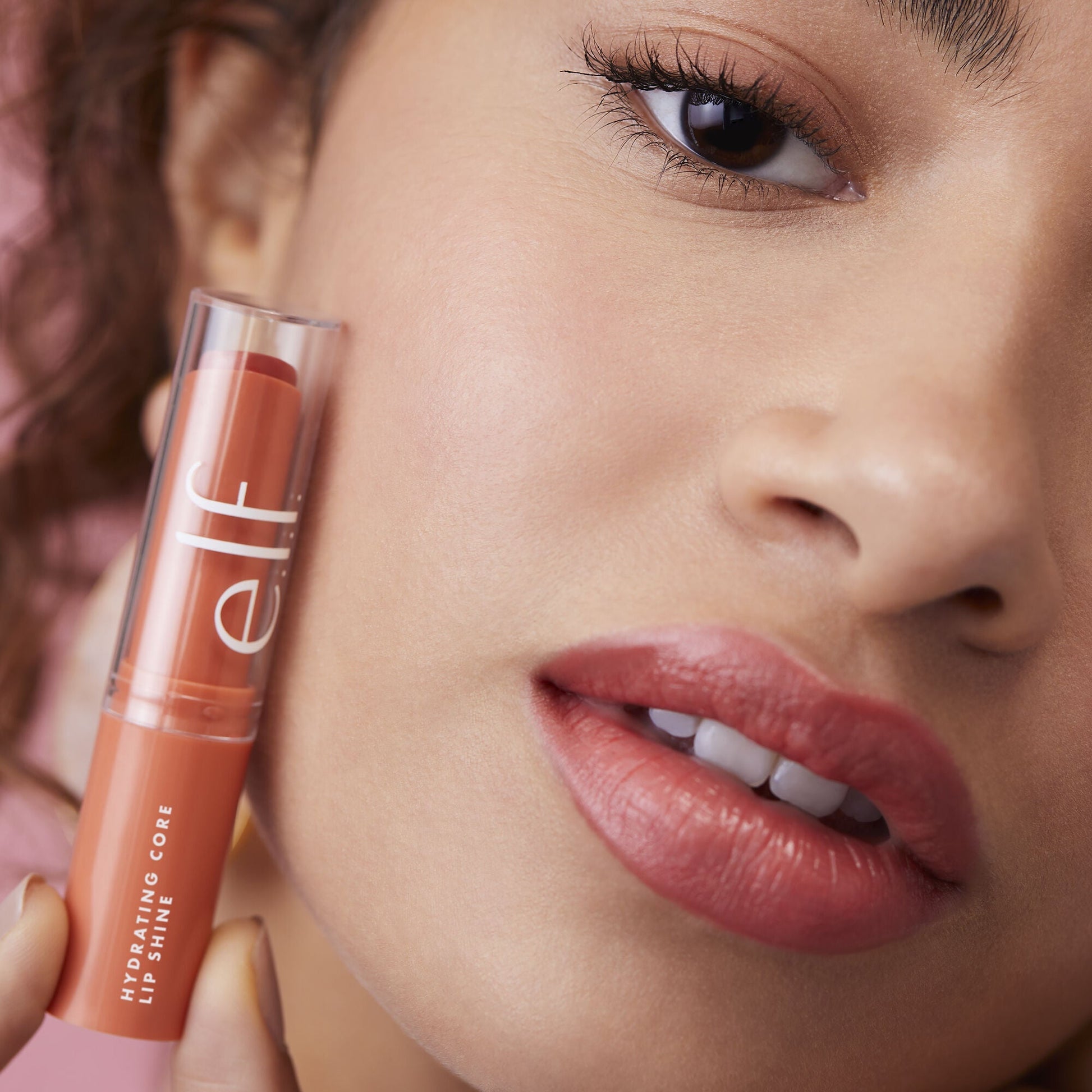 hydrating-core-lip-shine-q2 08112020_Alyssa_AmpItUp-0157_IGF_0dcd7b08-d8a1-41c3-a293-6fb7fa4ca7dd.jpg