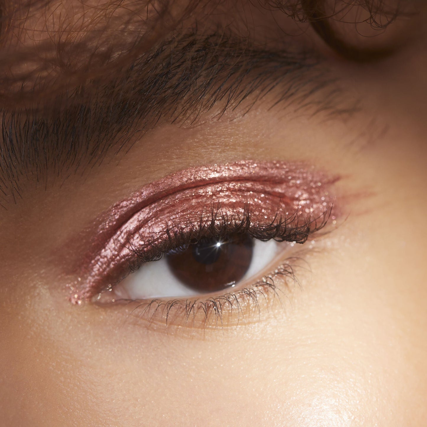 liquid-metallic-eyeshadow-z3 08112020_Alyssa_LiquidMetallic2-0088_IGF_8173dfb0-e7a2-4d33-b548-15571a3372c6.jpg