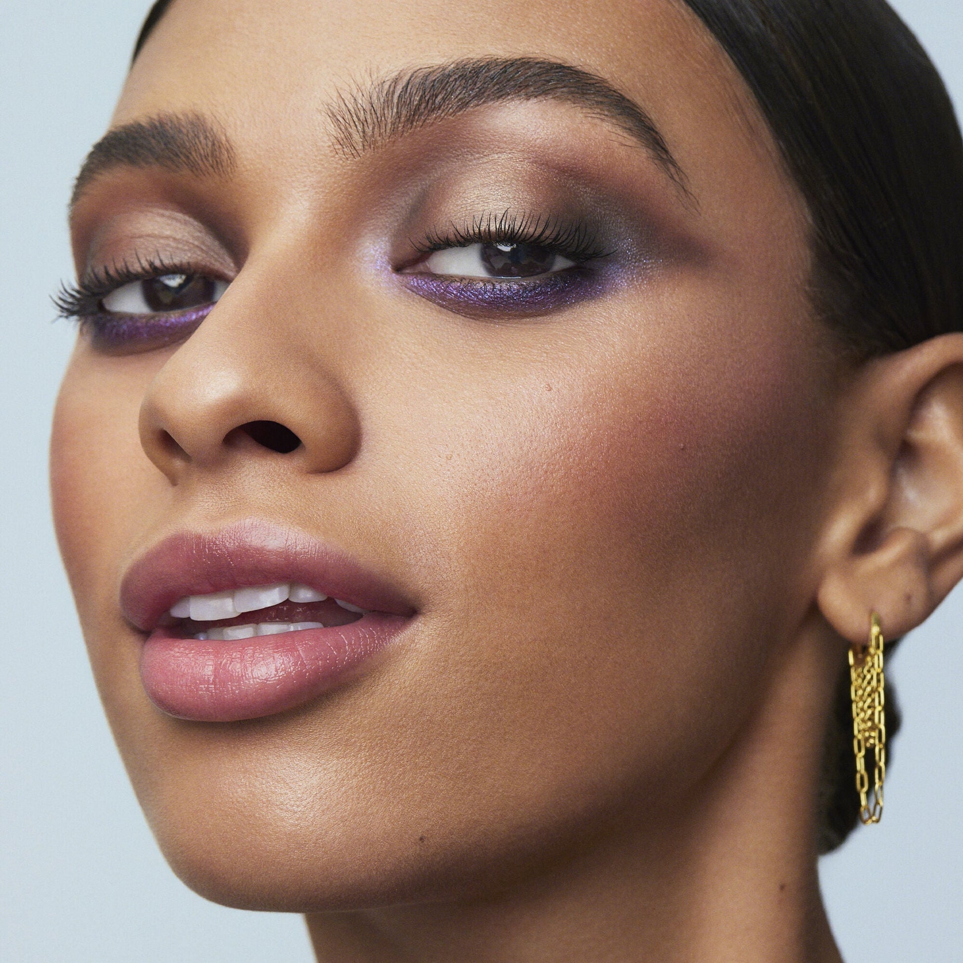 perfect-10-eyeshadow-palette-b6 110722_Adriana_10pcEyeshadow_2060_IGF.jpg