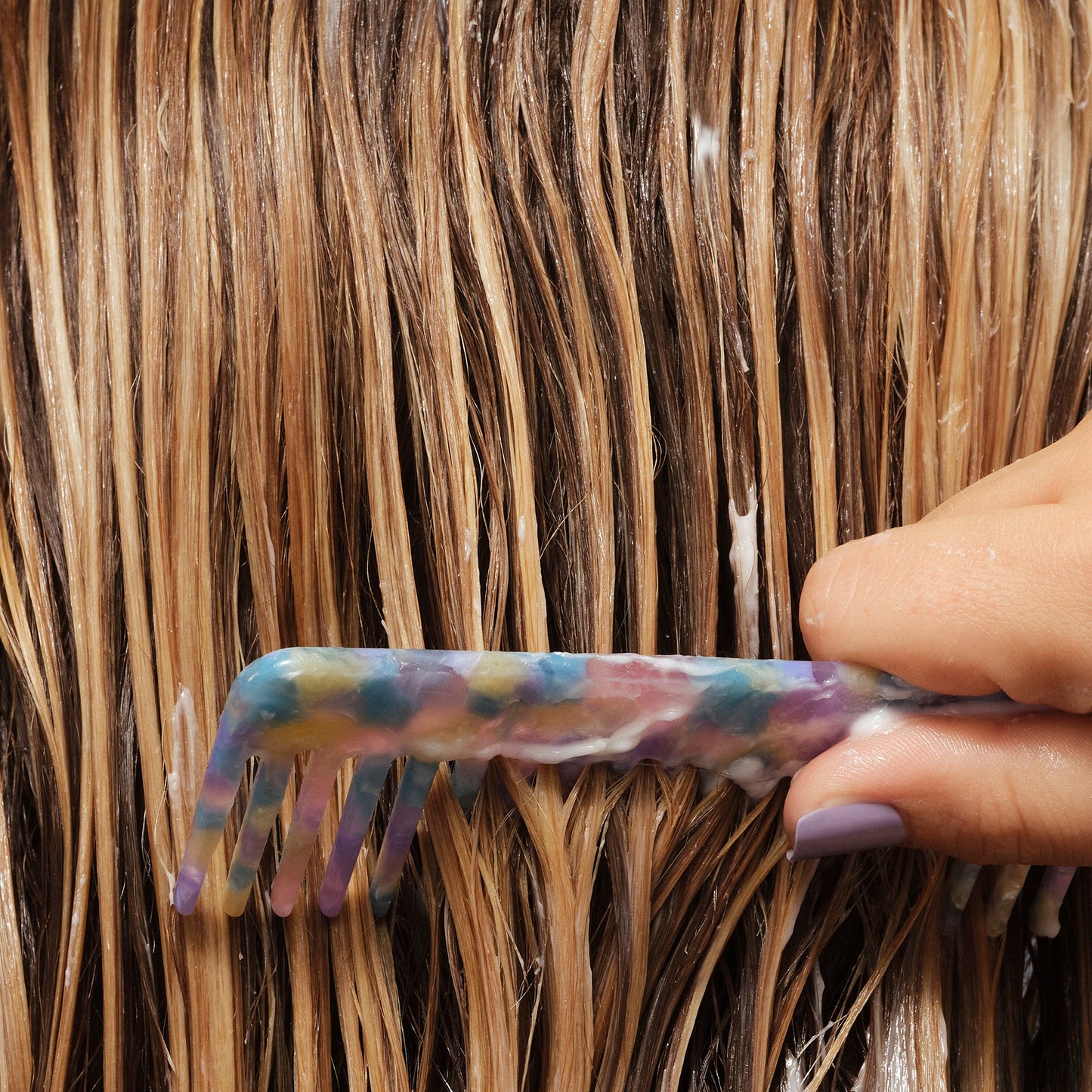 never-thirsty-moisturizing-conditioner-g8 111925_Anna_ThirstyConditioner-Product_1326_w3QC_IGF_1x1_6dab4b19-34a0-47bd-ae64-b0978b2f5084.jpg