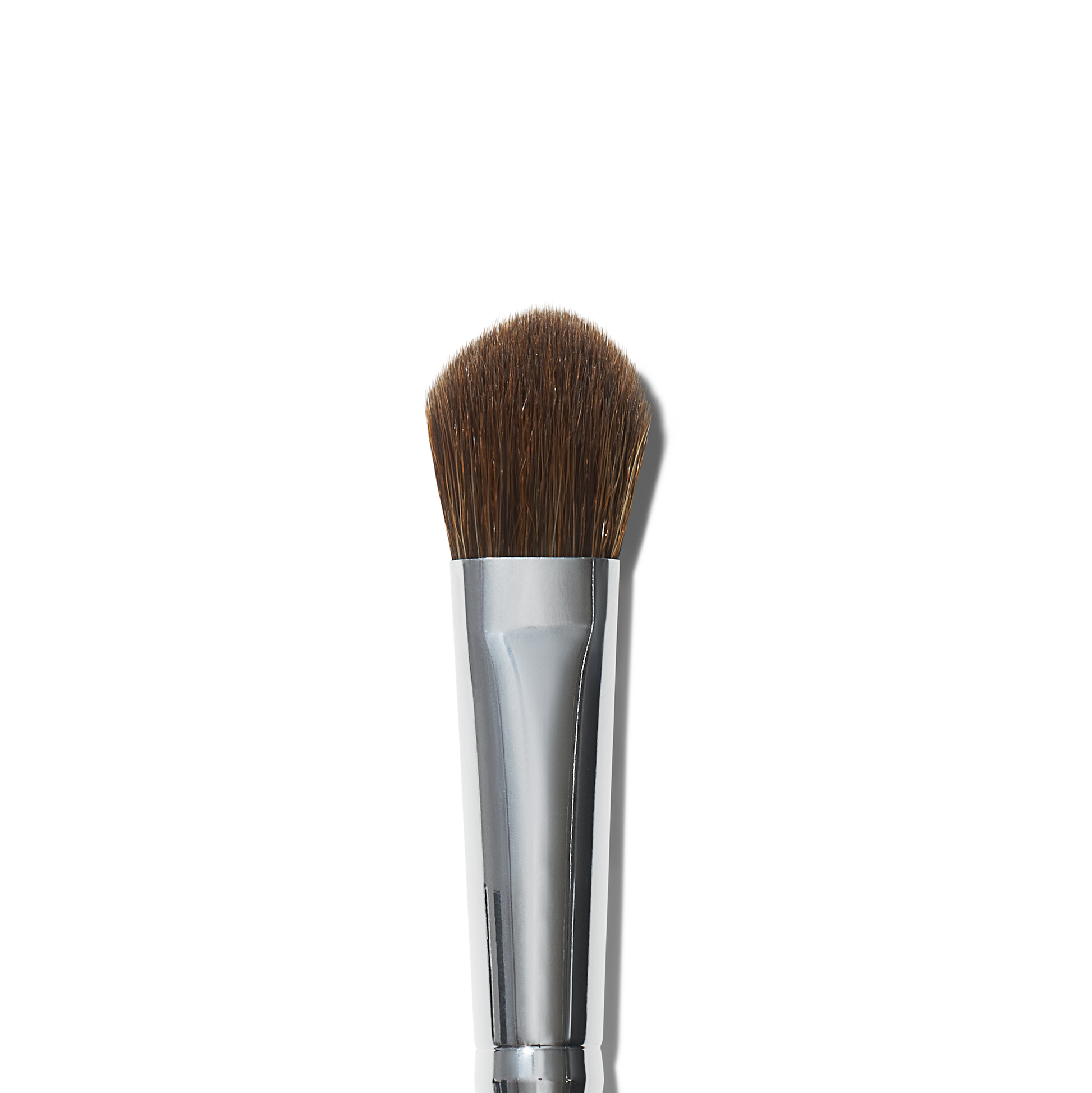 wide-tapered-eyeshadow-brush-r4 21994_MACRO_R.png