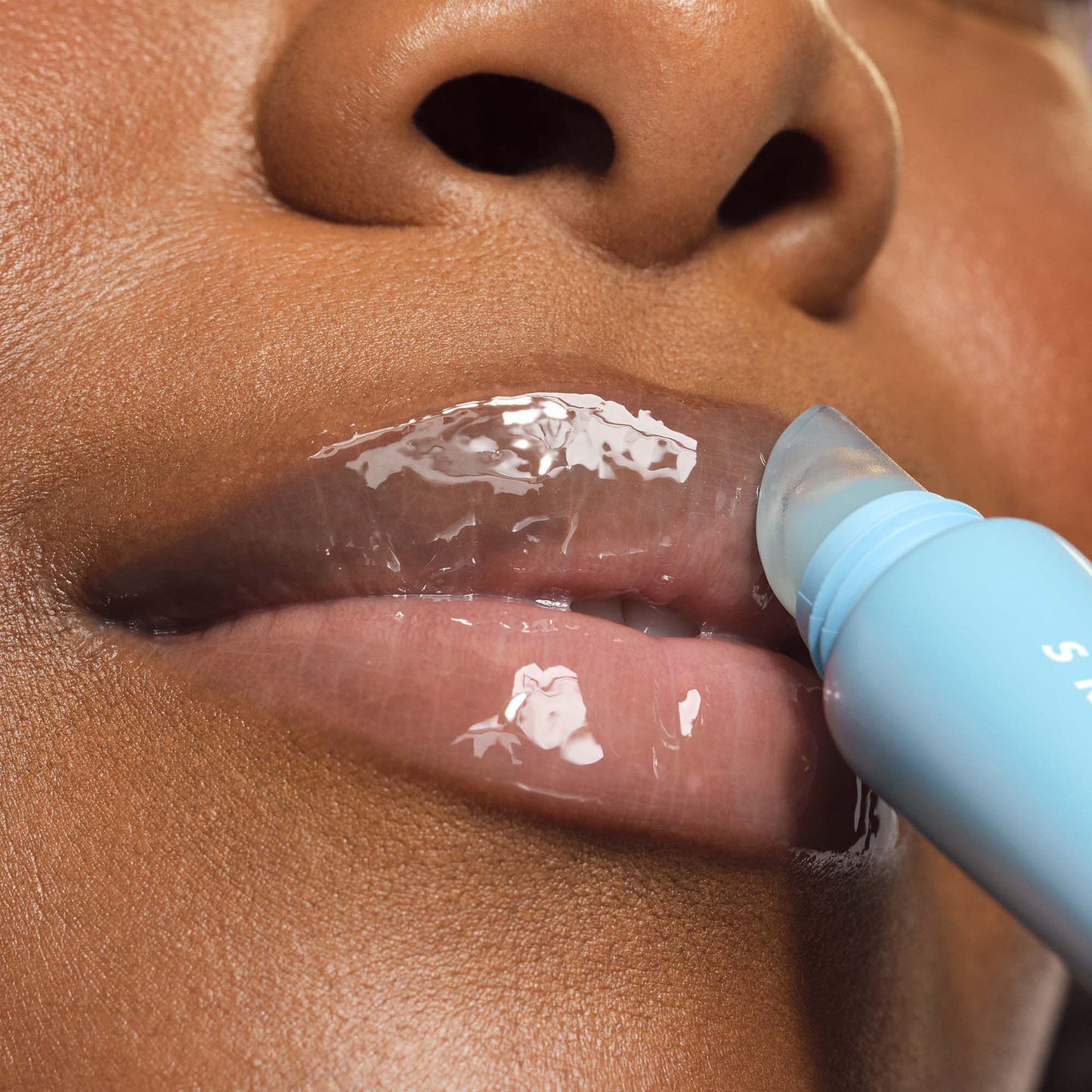 thirst-burst-lip-treatment-r6 57069_SKIN_Enga_Hibiscus_Macro_033_w3QC_RGB_2000x2000_fd68b6a3-ae05-431e-bbc0-31407d9fed44.jpg