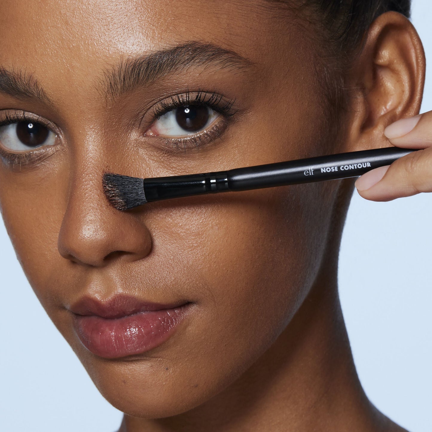 dual-ended-nose-contour-brush-a1 81283_Nose_Contour_Brush.jpg