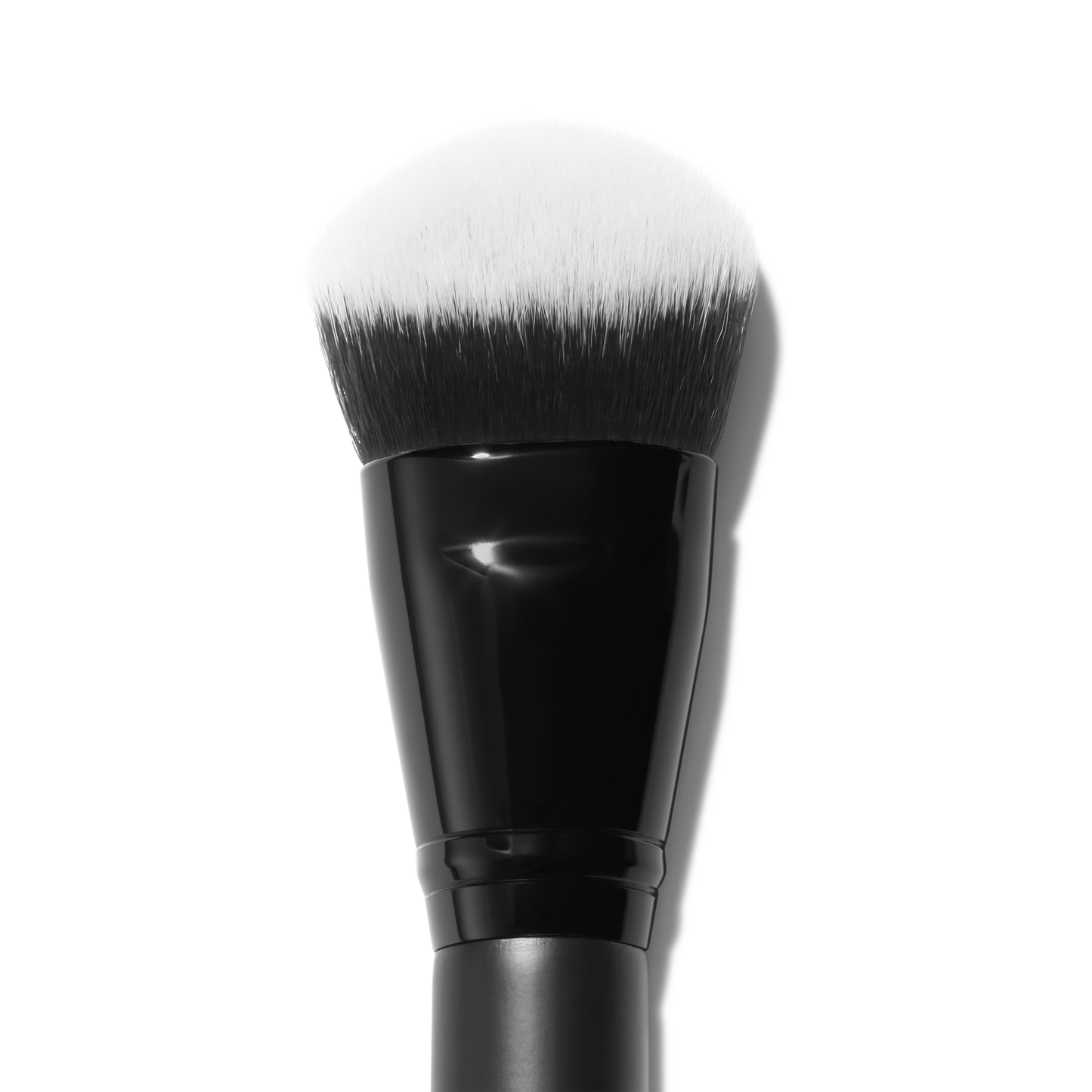 smooth-swipe-foundation-brush-y5 81456_Detail_R.png