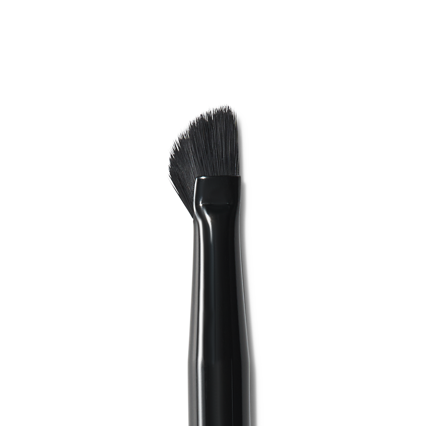 wing-it-liner-brush-n7 84091_MACRO_R.png