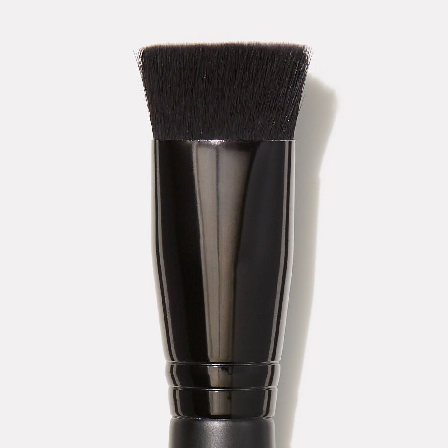 triangular-buffing-foundation-brush-p3 85106_b_TriangularBuffingFoundationBrushwebA.jpg