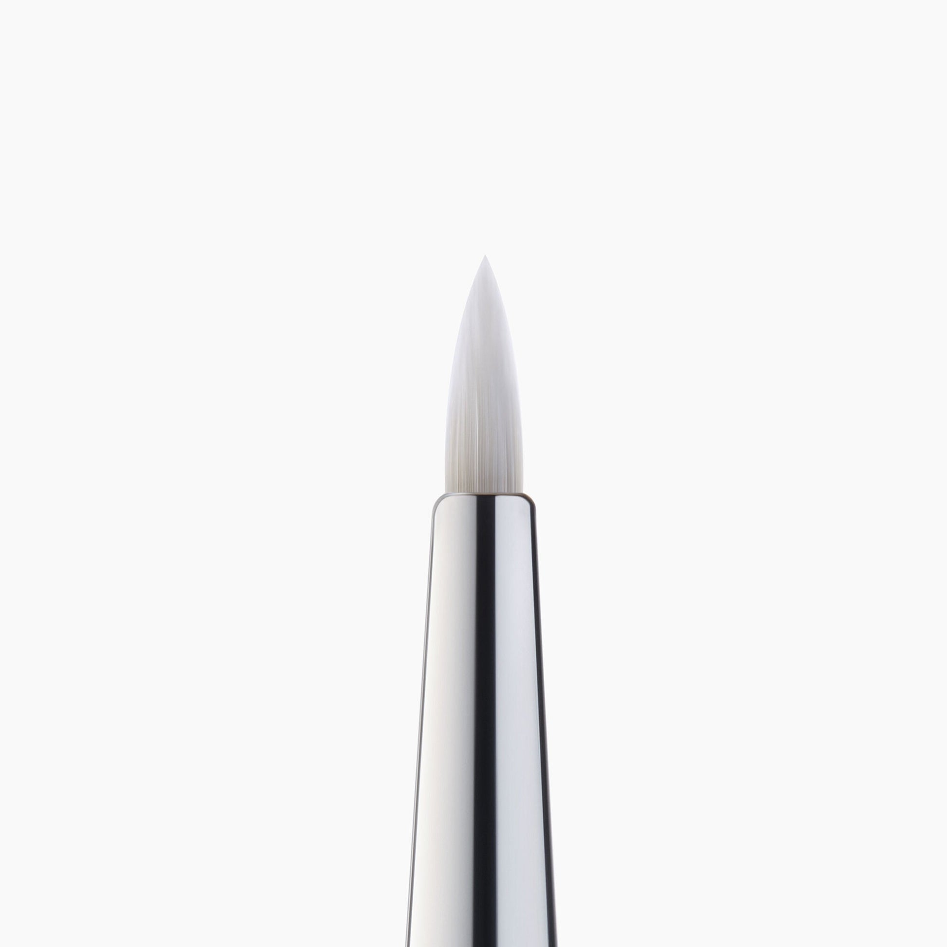 precision-dual-sided-eyebrow-brush-m2 85315_PrecisionEyelinerBrush_Macro_V2.jpg