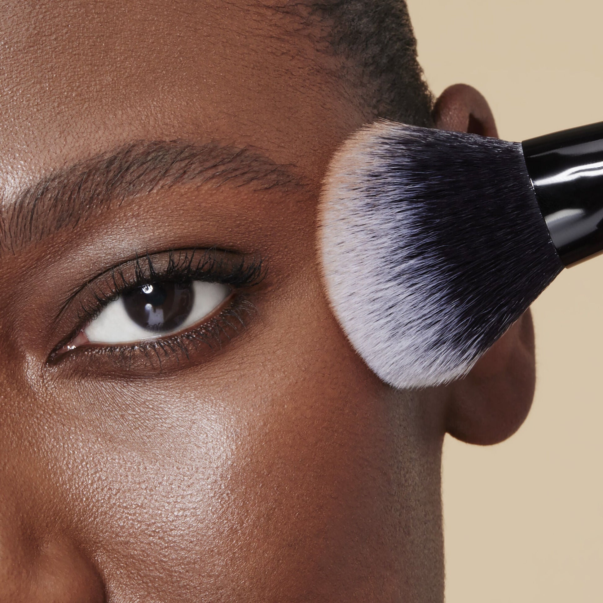 cream-and-powder-face-brush-j0 85352_CREAM_POWDER_FACE_BRUSH_DJ_0197.jpg