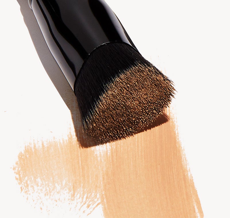 triangular-buffing-foundation-brush-p3 shot.jpg