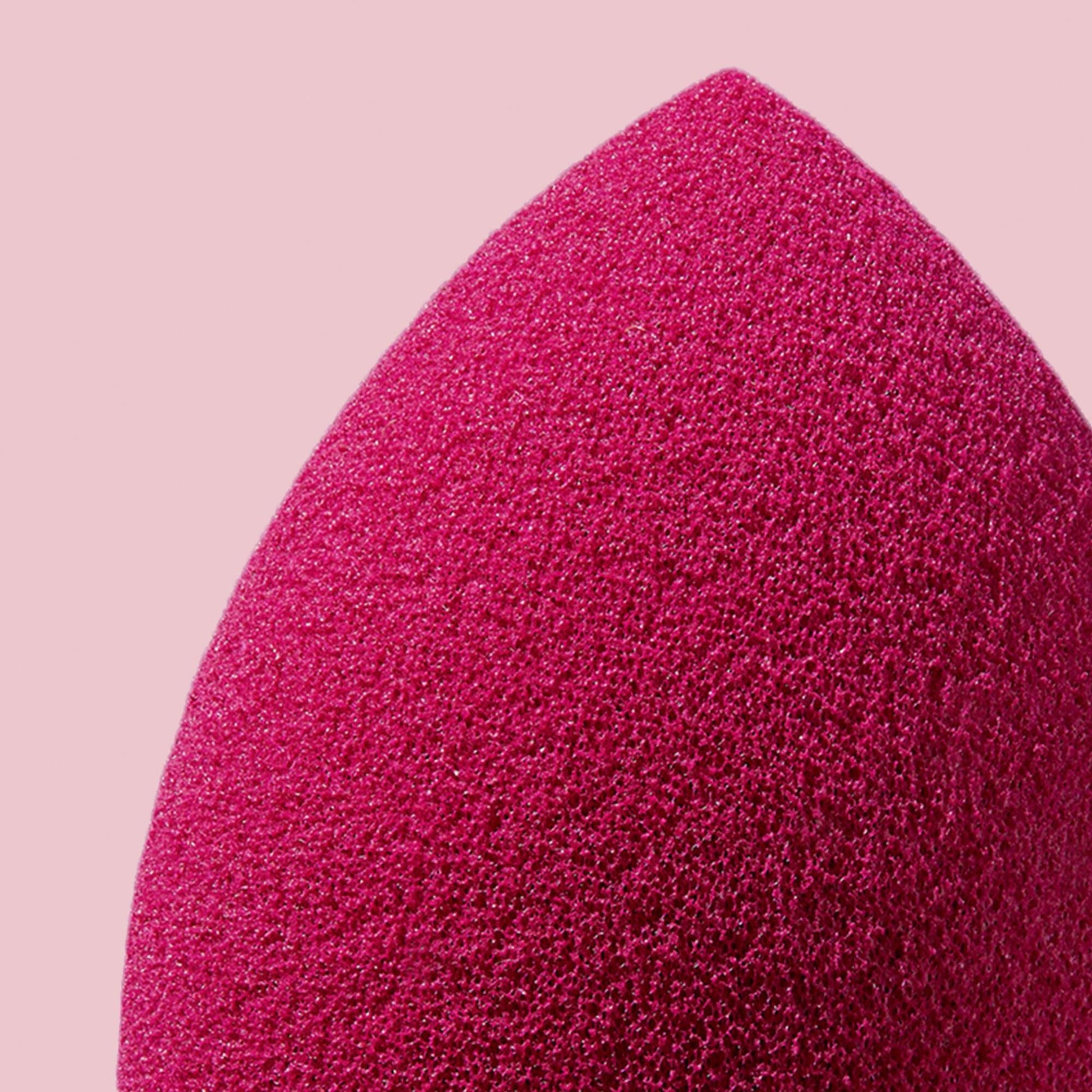 total-face-sponge-d8 totalfacesponge_082019_SL_025_A1_IGF_f00f12e5-eb4c-4725-999d-0776259919b8.jpg